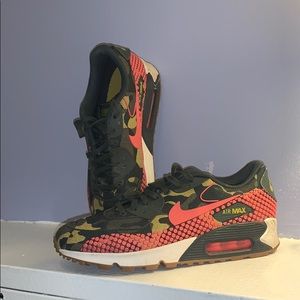 Custom Nike Air Max - semi used size US 7.5